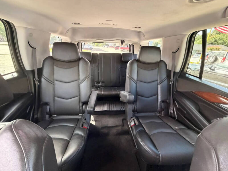 2016 Cadillac Escalade Standard