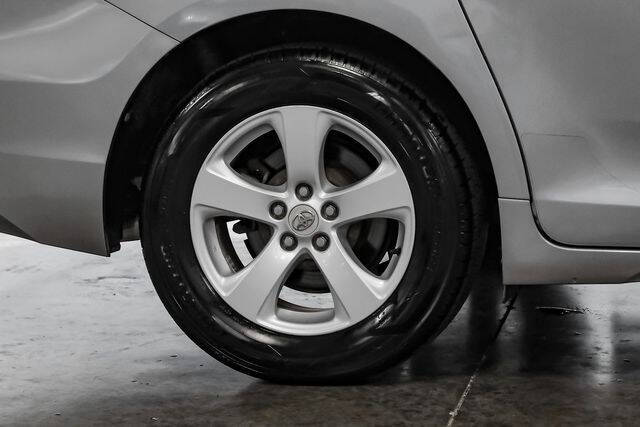 2012 Toyota Sienna LE 8-Passenger
