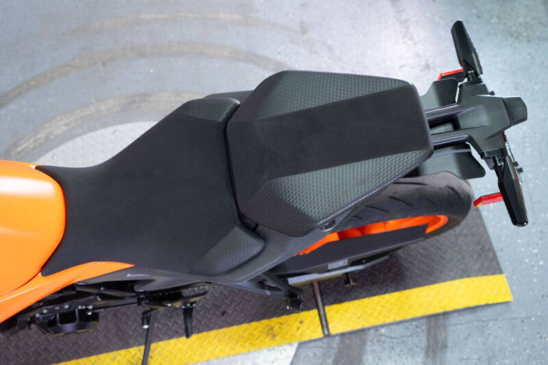 2024 KTM 990 Duke