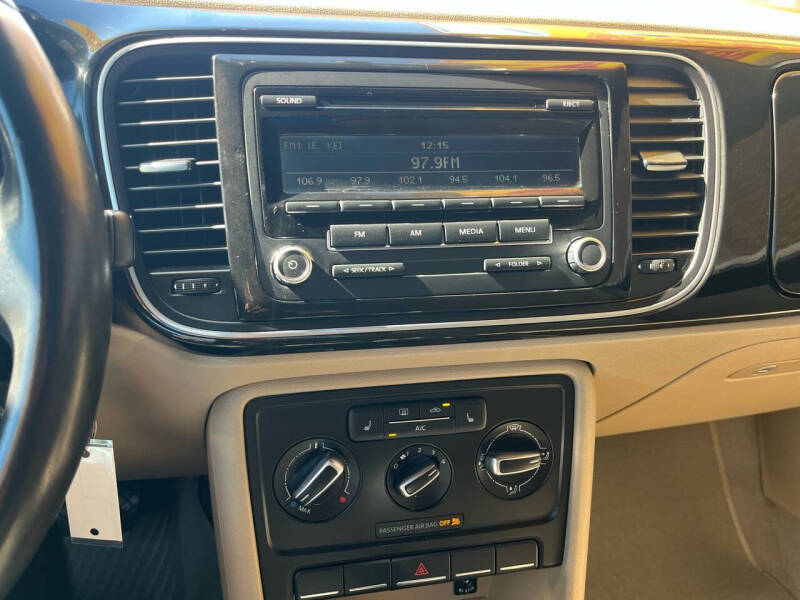 2014 Volkswagen Beetle Convertible 2.5L