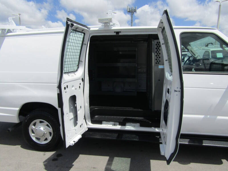 2012 Ford E-Series Econoline Van Commercial photo 9