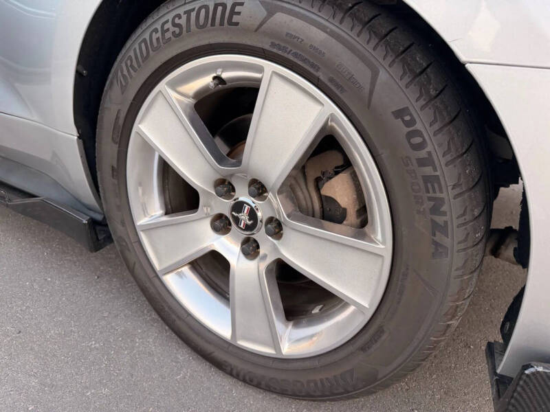 2015 Ford Mustang V6