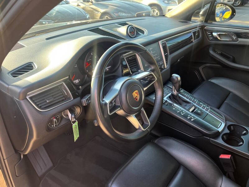 2017 Porsche Macan