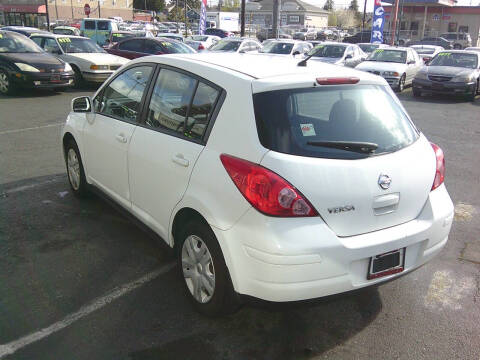 2011 Nissan Versa 1.8 S