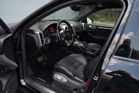 2017 Porsche Cayenne GTS