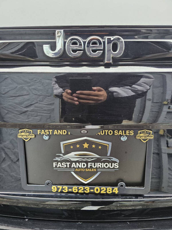 2022 Jeep Grand Cherokee Laredo