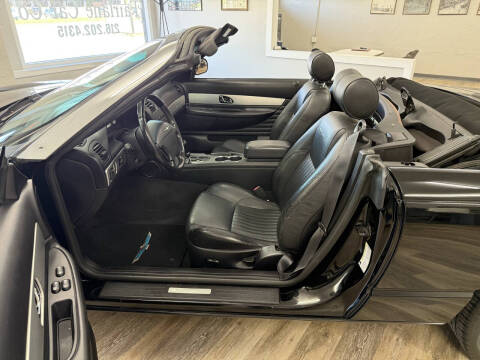 2005 Ford Thunderbird Deluxe