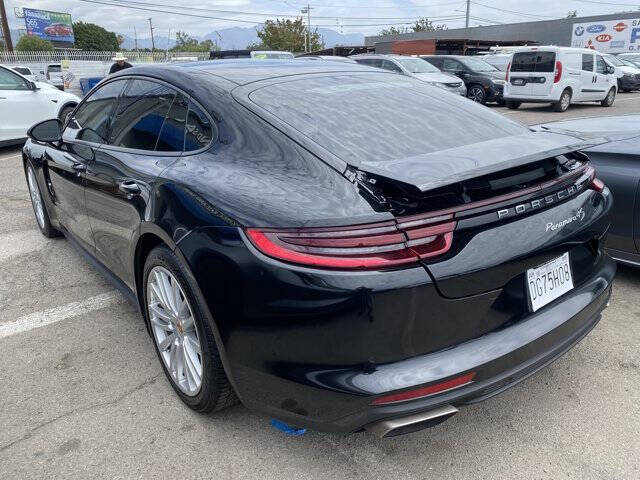 2018 Porsche Panamera 4