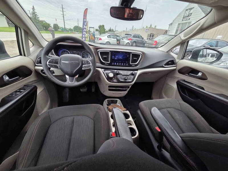 2017 Chrysler Pacifica Touring