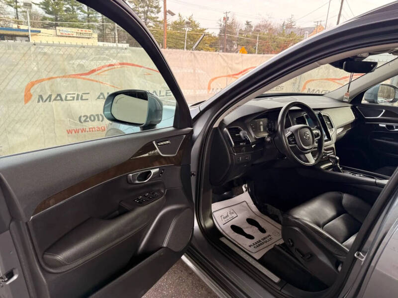 2018 Volvo XC90 T6 Momentum