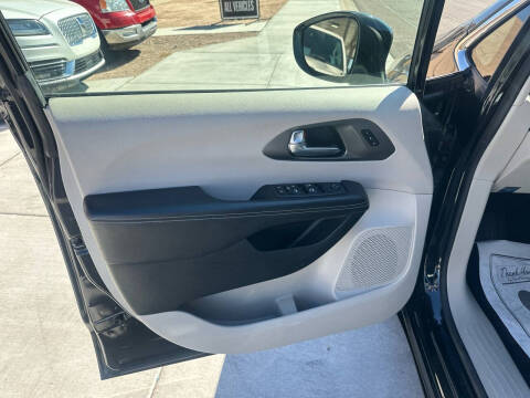 2022 Chrysler Pacifica Touring L