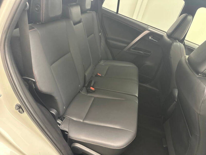 2017 Toyota RAV4 SE