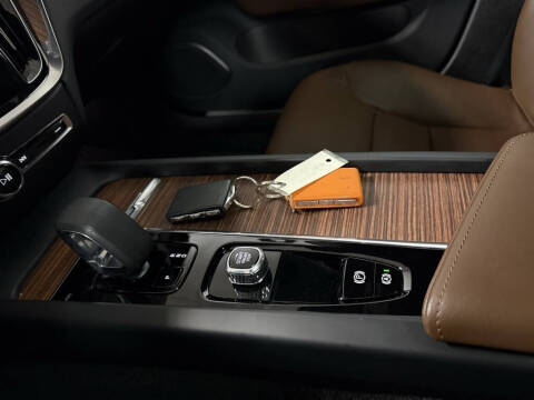 2023 Volvo V60 Cross Country B5 Plus