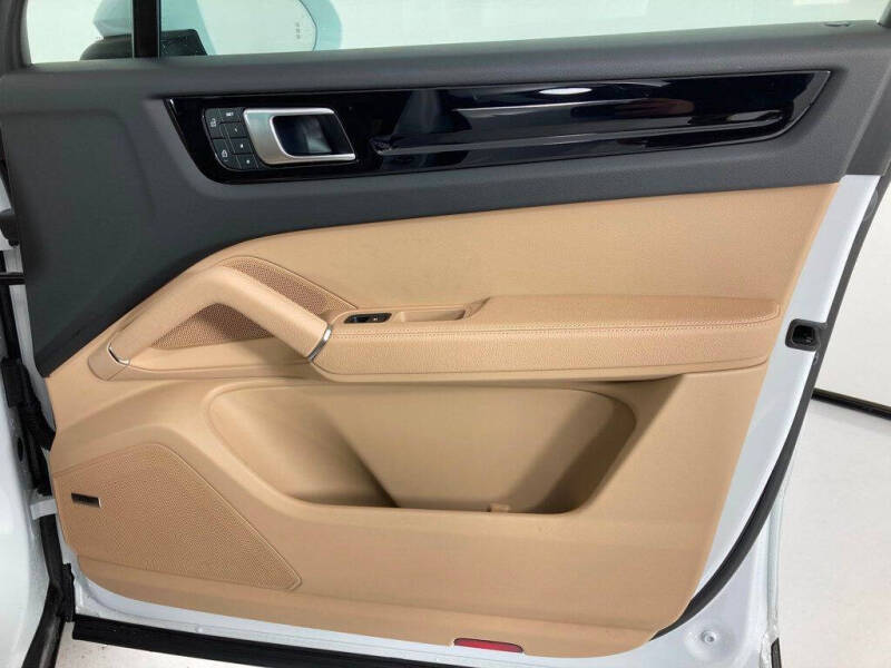 2023 Porsche Cayenne