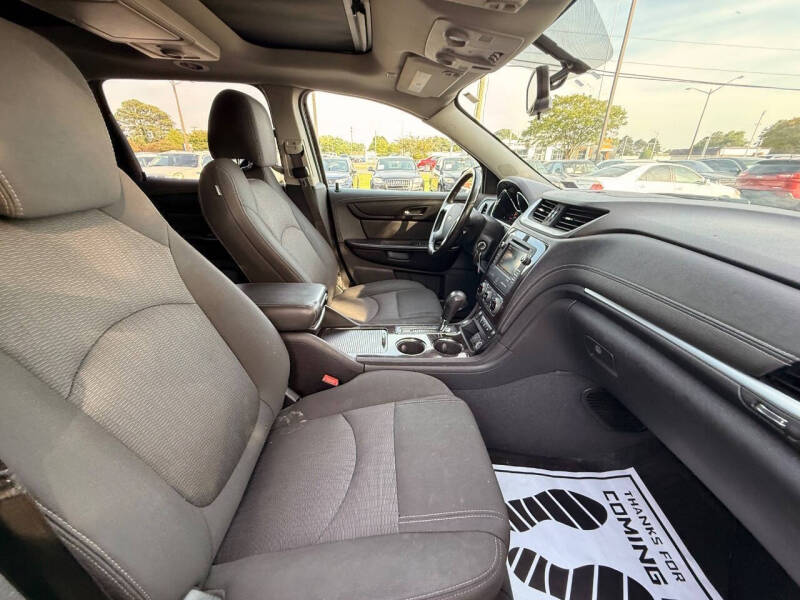 2017 Chevrolet Traverse LT