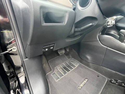 2022 Nissan Versa SV