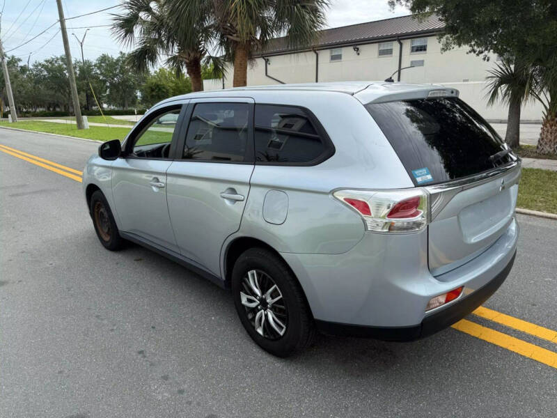 2014 Mitsubishi Outlander ES