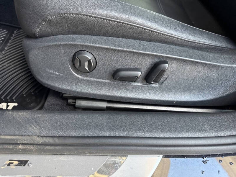 2018 Volkswagen Passat 2.0T R-Line