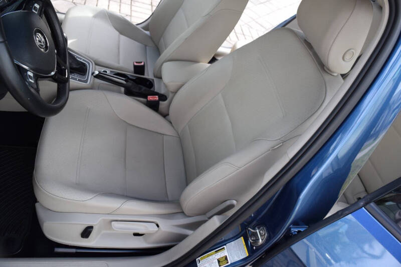 2015 Volkswagen Golf TDI SE