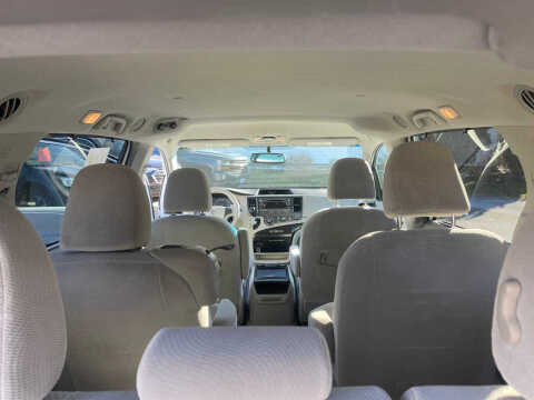 2011 Toyota Sienna