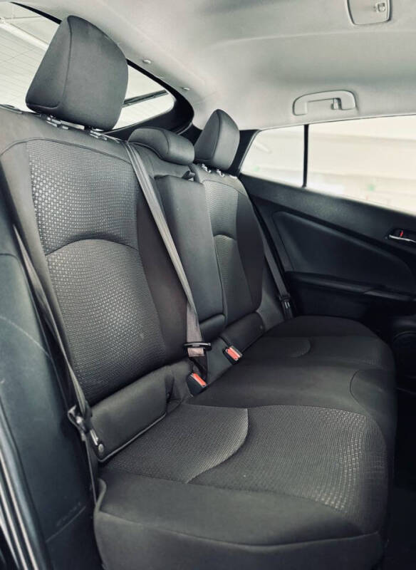 2021 Toyota Prius XLE