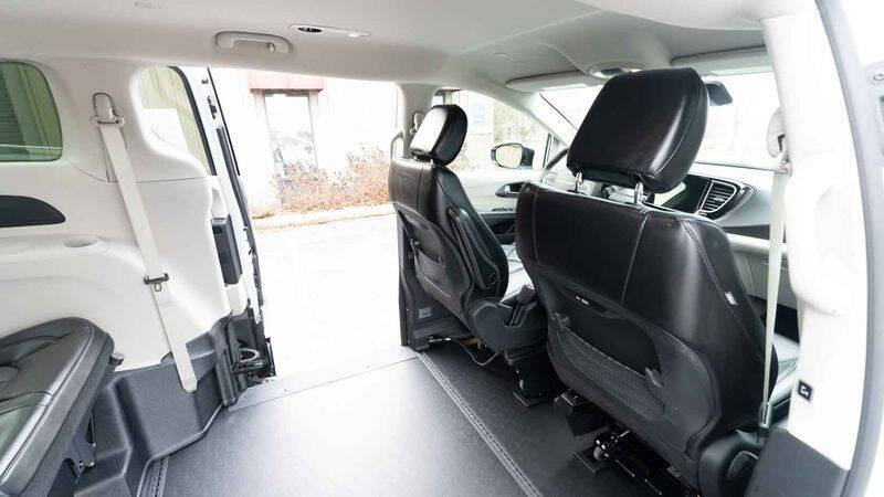 2024 Chrysler Pacifica Touring L