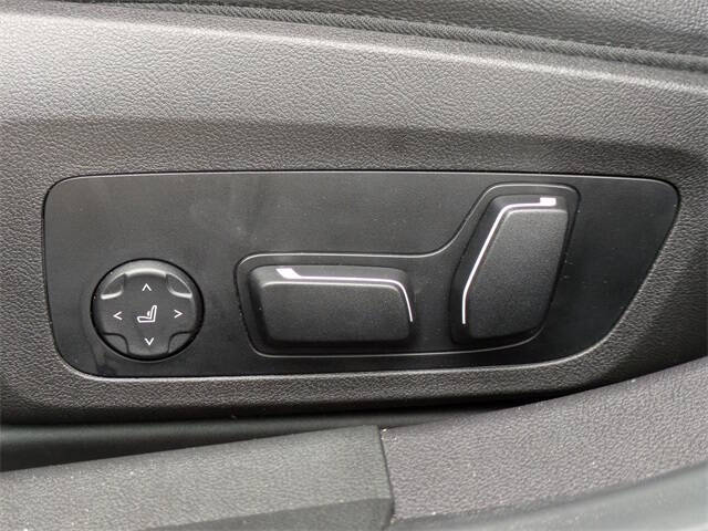 2024 BMW 3 Series 330e