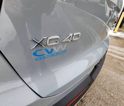 2025 Volvo XC40 B5 Core Bright Theme