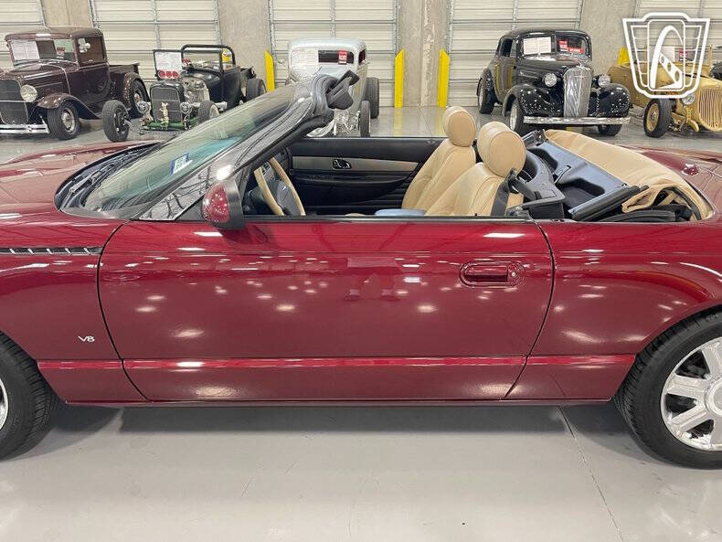 2004 Ford Thunderbird Deluxe