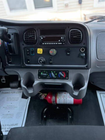 2020 Freightliner M2 106