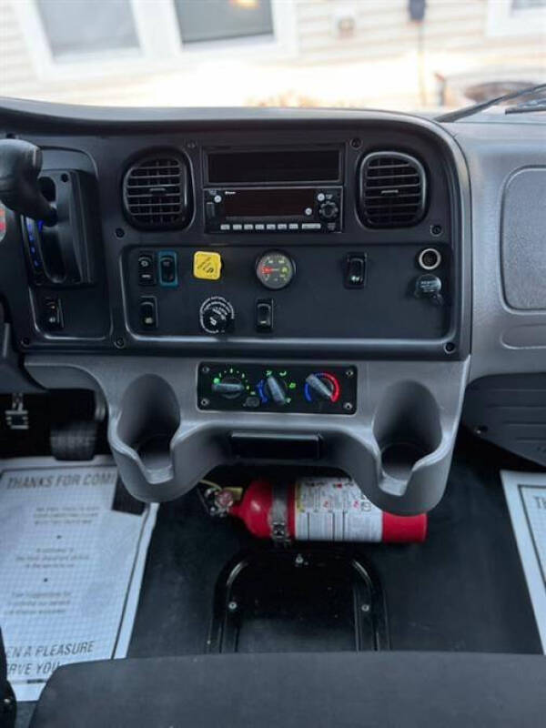 2020 Freightliner M2 106