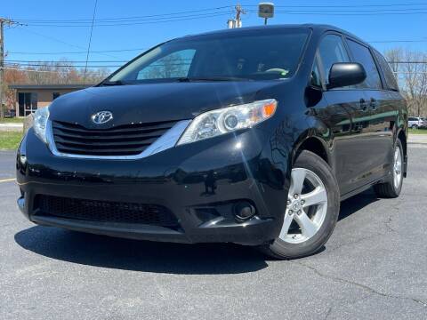 2013 Toyota Sienna for sale at MAGIC AUTO SALES in Little Ferry NJ