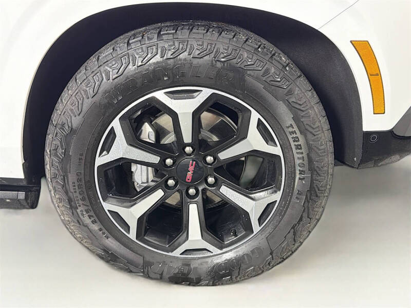 2025 GMC Yukon XL AT4