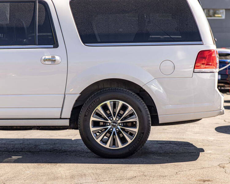 2017 Lincoln Navigator L Select
