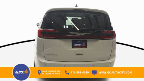 2024 Chrysler Pacifica Touring L