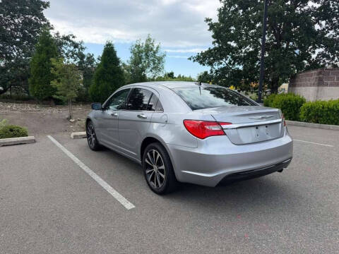 2013 Chrysler 200 Touring