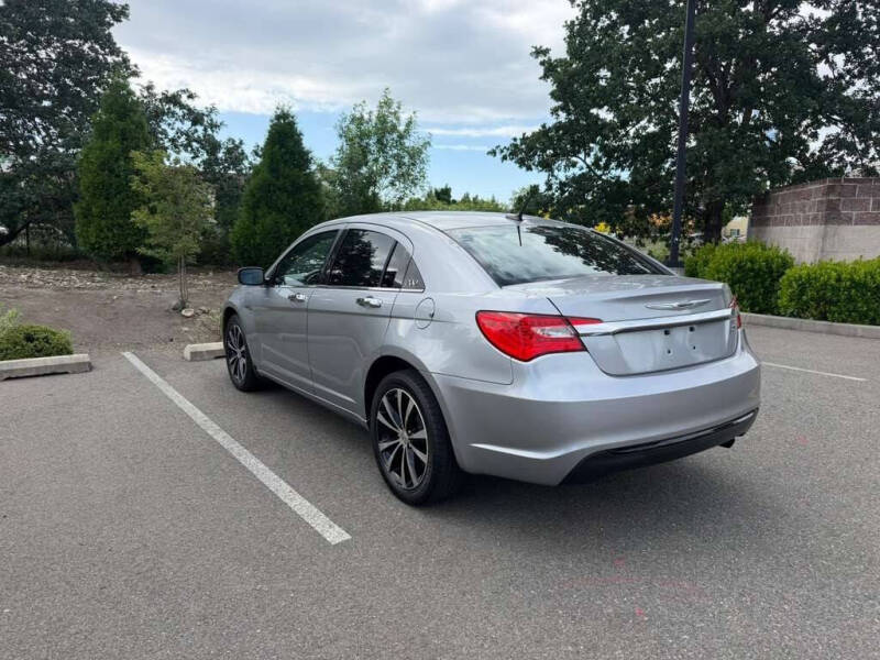 2013 Chrysler 200 Touring