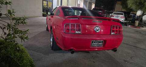 2005 Ford Mustang GT Deluxe