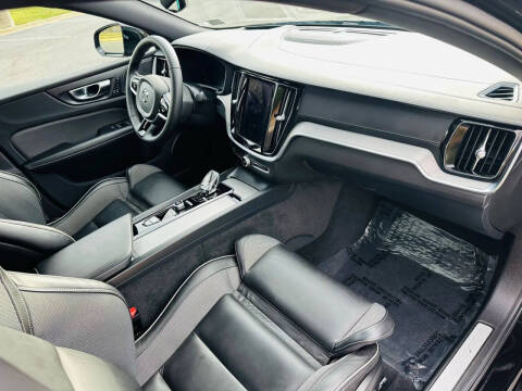 2023 Volvo S60 B5 Ultimate Black Edition