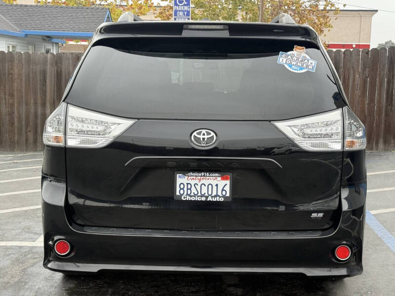 2017 Toyota Sienna SE 8-Passenger