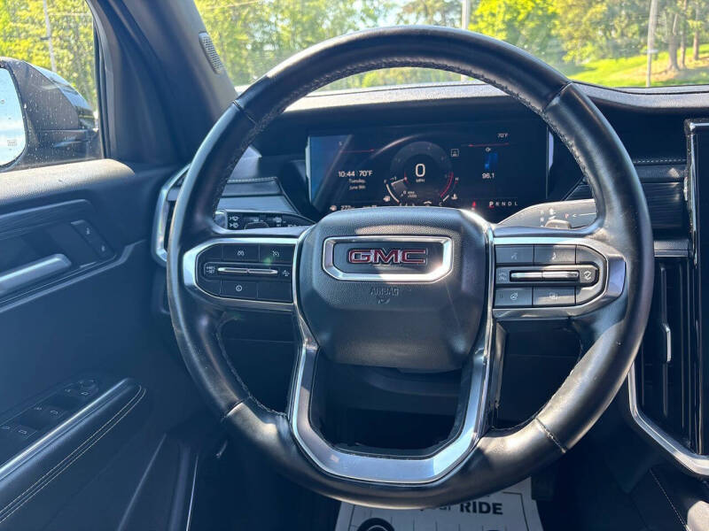 2024 GMC Acadia Elevation
