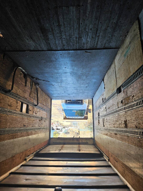 2002 Freightliner F70