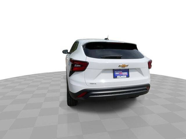 2024 Chevrolet Trax LS