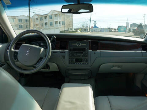 2006 Lincoln Town Car Signature