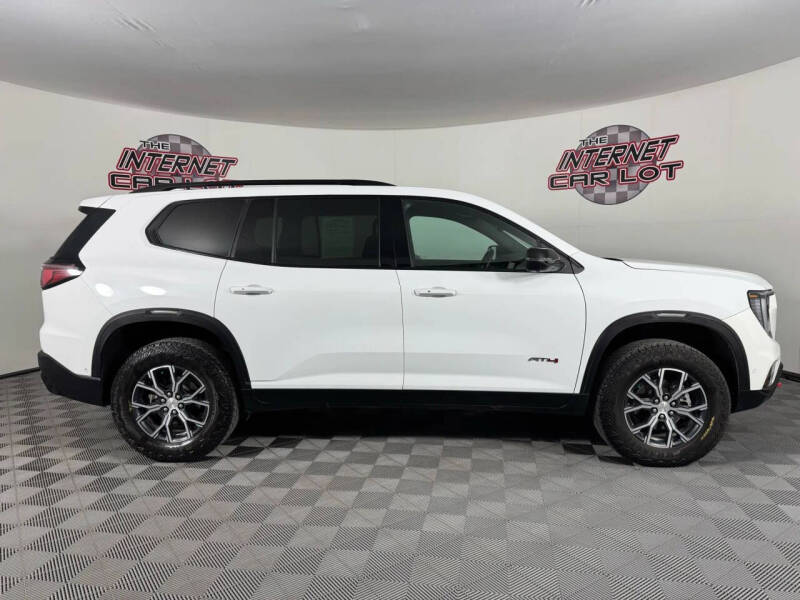 2024 GMC Acadia AT4
