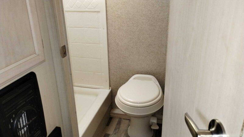 2017 Winnebago Micro Minnie