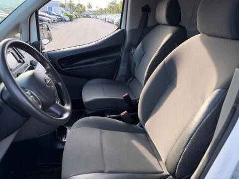 2017 Nissan NV200 SV