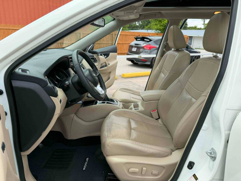 2017 Nissan Rogue SL