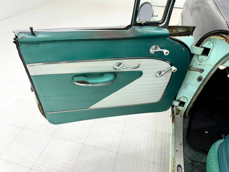 1956 Pontiac Chieftain