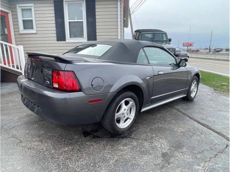 2003 Ford Mustang